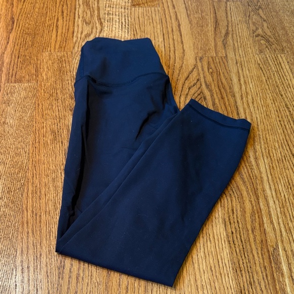 Lululemon Woman’s Black Leggings Size 4 - Picture 1 of 4